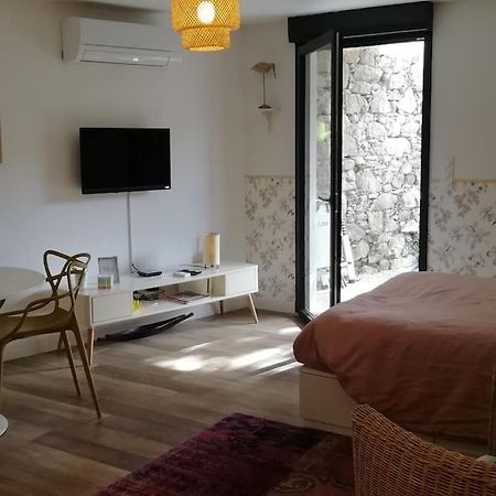 Studio En Rez De Jardin Collobrières Екстериор снимка