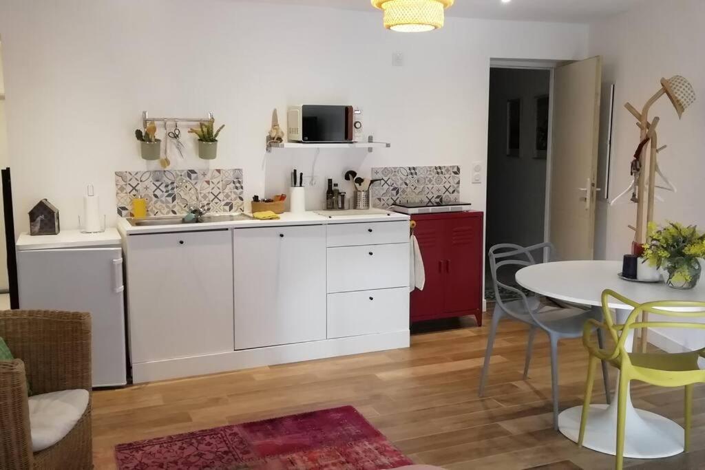 Studio En Rez De Jardin Collobrières Екстериор снимка