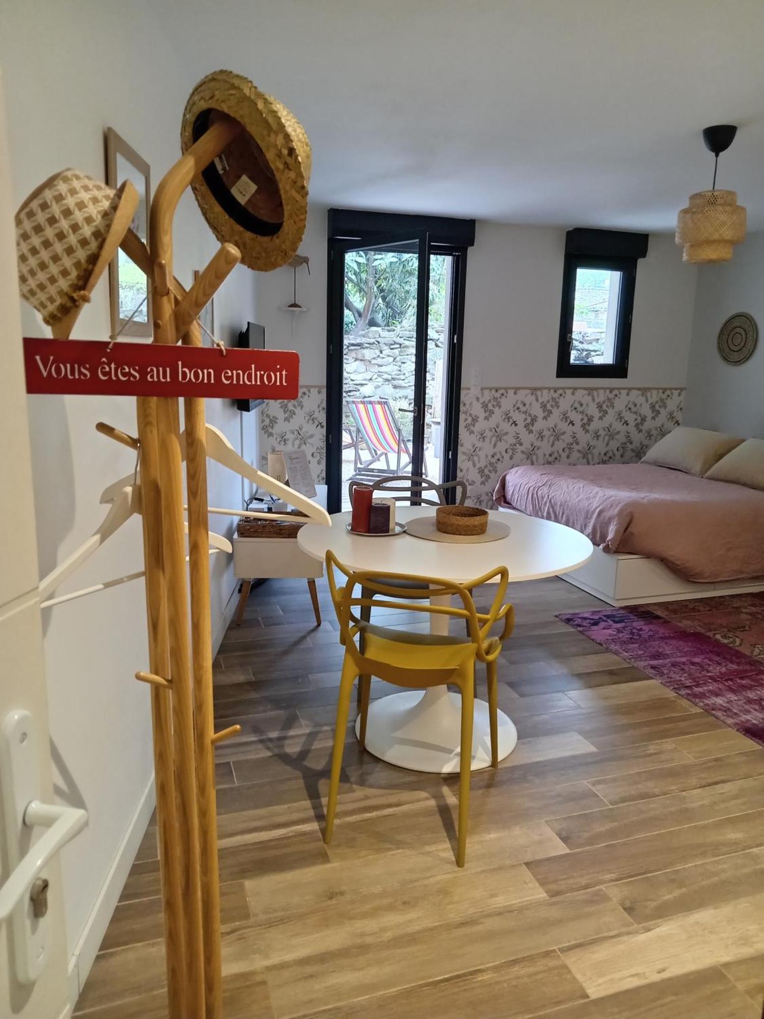 Studio En Rez De Jardin Collobrières Екстериор снимка